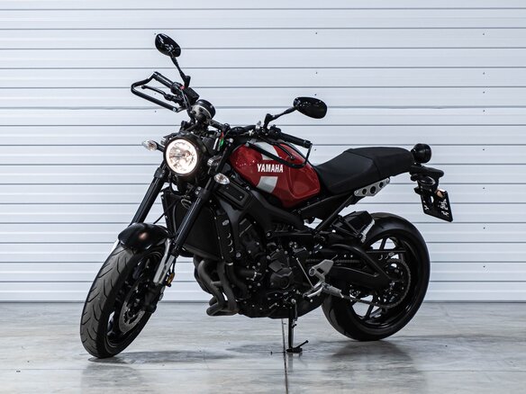2018 Yamaha XSR900, красный - вид 1