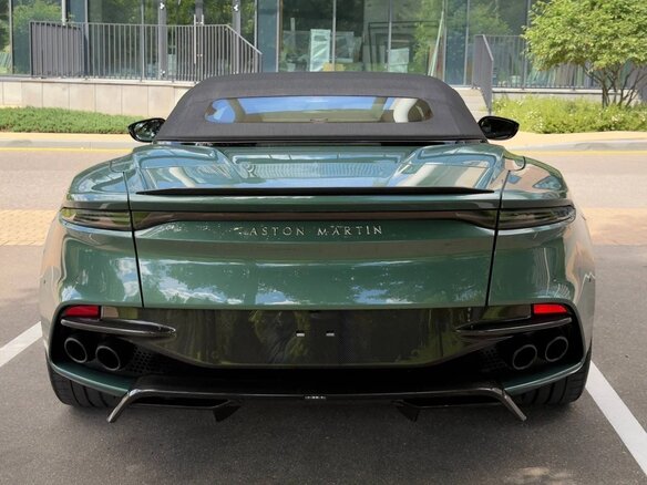 2021 Aston Martin DBS Volante III, зелёный, 25500000 рублей - вид 4
