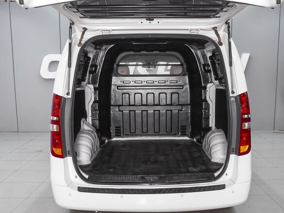 2019 Hyundai Grand Starex I Рестайлинг 2, белый, 3850000 рублей - вид 17