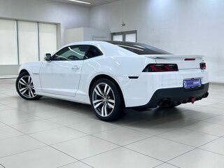 2013 Chevrolet Camaro V Рестайлинг, белый, 1800000 рублей, вид 4
