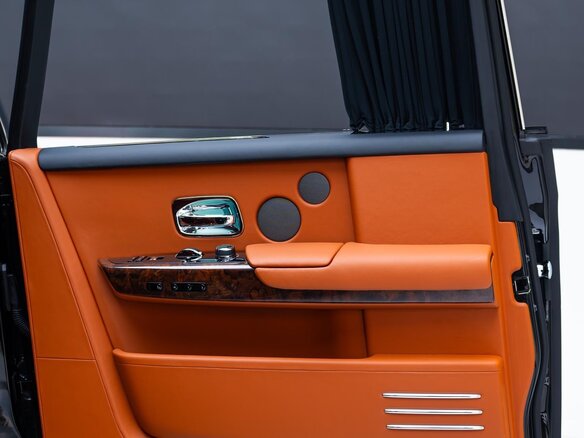 2023 Rolls-Royce Phantom Extended VIII Рестайлинг (Series II), чёрный, 48000000 рублей - вид 16