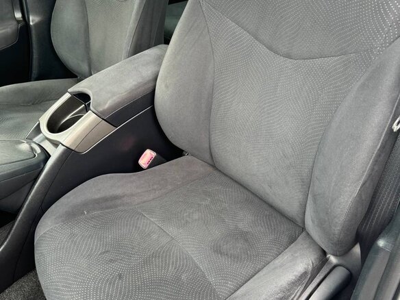 2012 Toyota Prius III Рестайлинг (XW30), серебристый, 1250000 рублей - вид 14