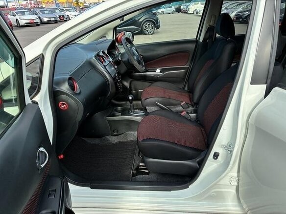 2018 Nissan Note Nismo II Рестайлинг, белый, 750333 рублей - вид 9