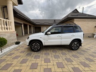 2019 Chevrolet Niva I Рестайлинг, белый, 950000 рублей, вид 3