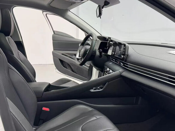 2023 Hyundai Elantra VII (CN7) Рестайлинг, белый, 1700000 рублей - вид 7