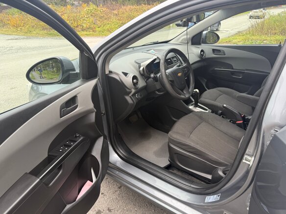 2014 Chevrolet Aveo II, серый, 750000 рублей - вид 5