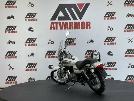 2026 Bajaj Avenger, белый, 249900 рублей, вид 4