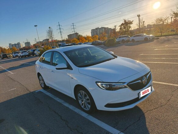 2022 Buick Excelle III Рестайлинг, белый, 1450000 рублей - вид 1