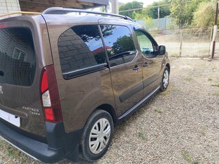 2013 Peugeot Partner II Рестайлинг, коричневый, 920000 рублей, вид 4