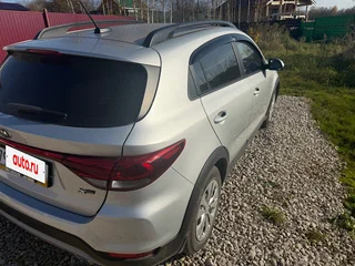 2019 Kia Rio X-Line IV, серебристый, 1700000 рублей, вид 2
