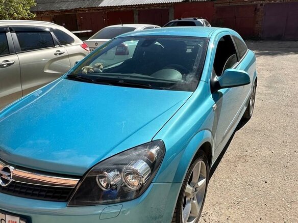 2010 Opel Astra GTC H Рестайлинг, голубой, 900000 рублей