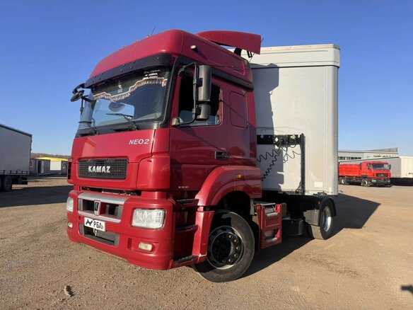 2022 КамАЗ 5490 NEO, пурпурный, 4490000 рублей - вид 2