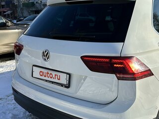 2018 Volkswagen Tiguan II, белый, 2500000 рублей, вид 4
