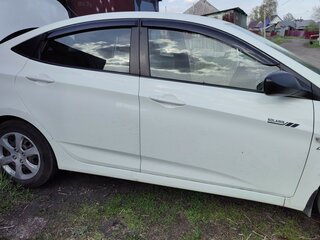 2014 Hyundai Solaris I, белый, 1030000 рублей, вид 3