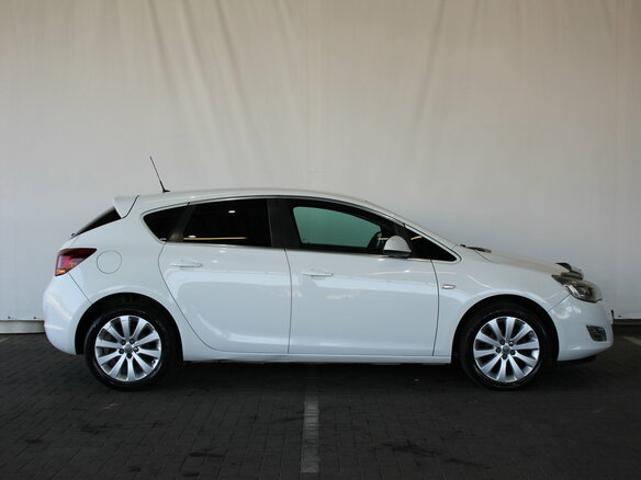 2011 Opel Astra J, белый - вид 5