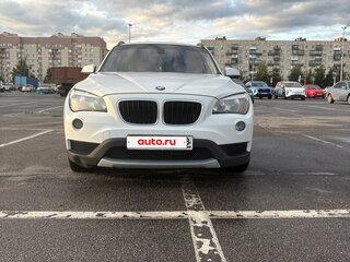 2013 BMW X1 18i I (E84) Рестайлинг, белый, 900000 рублей, вид 1