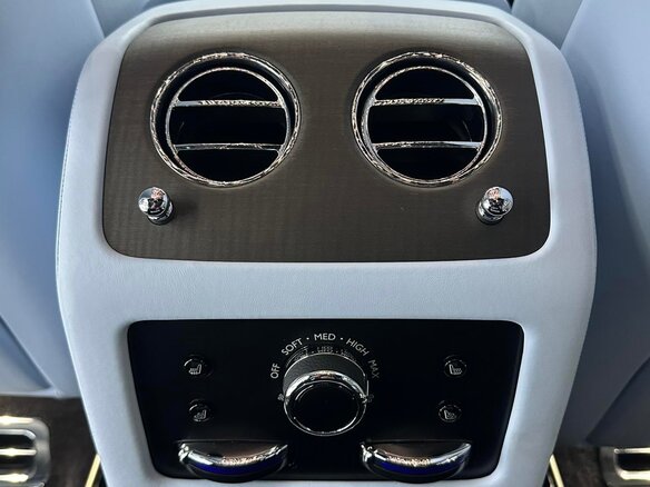 2025 Rolls-Royce Ghost Extended II Рестайлинг (Series II), белый, 43000000 рублей - вид 12