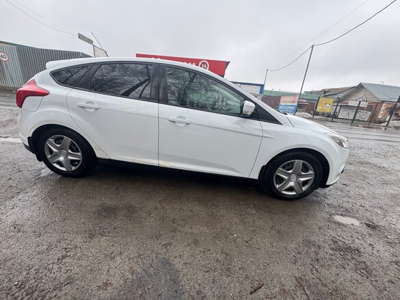 2013 Ford Focus III, белый, 800000 рублей - вид 3