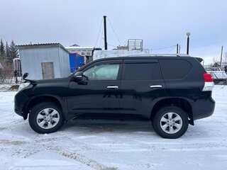 2010 Toyota Land Cruiser Prado 150 Series, чёрный, 2800000 рублей, вид 2