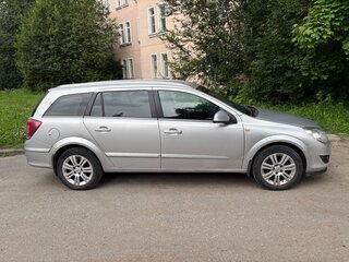 2010 Opel Astra H Рестайлинг, серебристый, 570000 рублей, вид 2