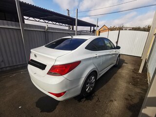 2016 Hyundai Solaris I Рестайлинг, белый, 950000 рублей, вид 2