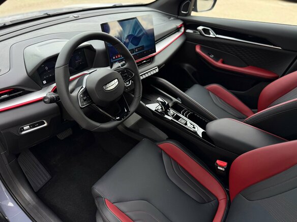 2026 Geely Coolray I Рестайлинг 2, фиолетовый, 2929990 рублей - вид 13
