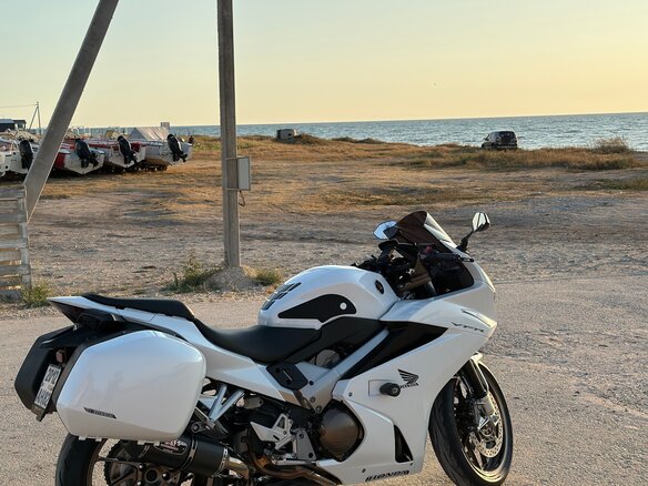 2017 Honda VFR 800, белый, 999000 рублей - вид 3