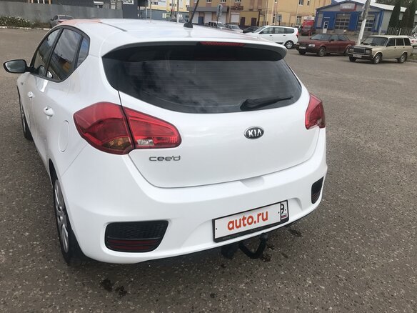 2016 Kia Ceed II Рестайлинг, белый, 1500000 рублей - вид 6