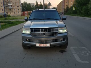 2008 Lincoln Navigator III, серый, 1600000 рублей, вид 2