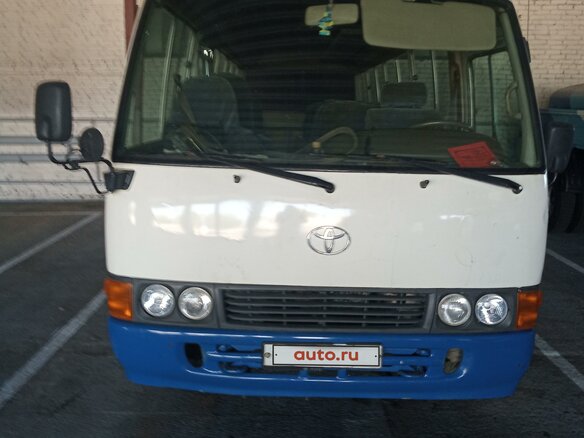 1998 Toyota Coaster, белый, 314000 рублей - вид 1