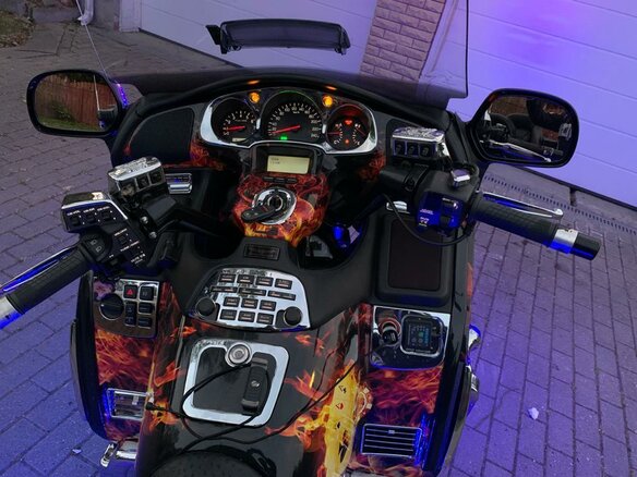 2004 Honda GL 1800 Gold Wing, красный - вид 5