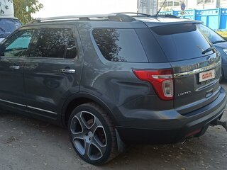 2015 Ford Explorer V, серый, 3000000 рублей, вид 4