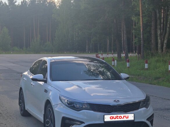2019 Kia Optima IV Рестайлинг, белый, 1800000 рублей - вид 1