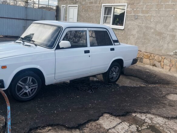 2009 Lada (ВАЗ) 2107, белый, 260000 рублей - вид 2