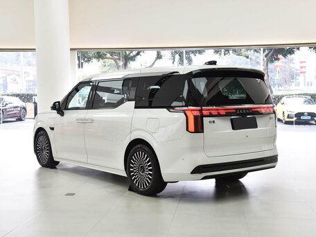 2026 Zeekr 009 140 kWh I Рестайлинг, белый, 13777000 рублей, вид 2