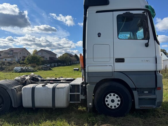 2008 Mercedes-Benz Actros, белый, 1950000 рублей - вид 2