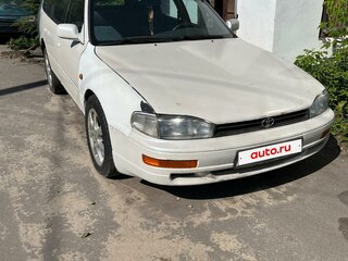 1994 Toyota Camry III (XV10), белый, 208000 рублей, вид 1