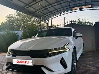 2021 Kia K5 III, белый, 2600000 рублей, вид 1