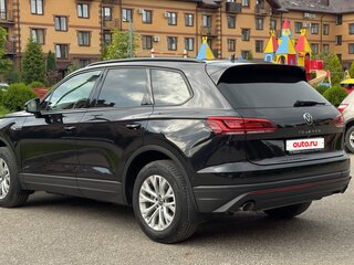 2021 Volkswagen Touareg III, чёрный, 4900000 рублей, вид 3