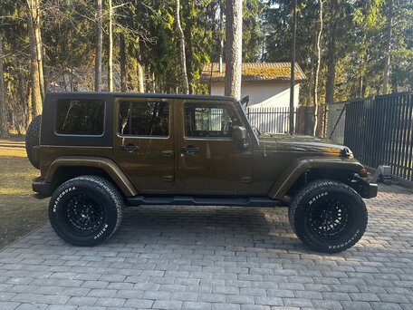 2007 Jeep Wrangler III (JK), зелёный, 3499999 рублей, вид 3