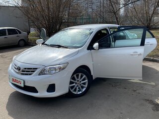 2011 Toyota Corolla X (E140, E150) Рестайлинг, белый, 1051000 рублей, вид 2