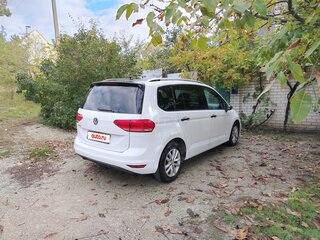 2019 Volkswagen Touran II, белый, 1850000 рублей, вид 3