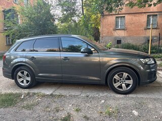 2017 Audi Q7 II (4M), серый, 3750000 рублей, вид 2