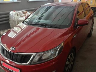 2015 Kia Rio 6-speed III, красный, 1300000 рублей, вид 2