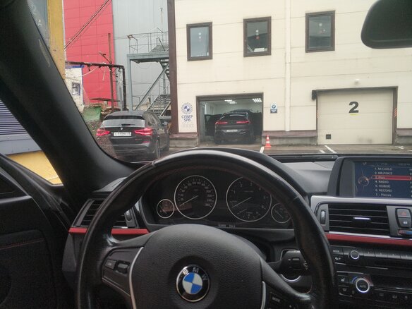 2014 BMW 3 серии Gran Turismo 320d xDrive VI (F3x), чёрный, 1880000 рублей - вид 4