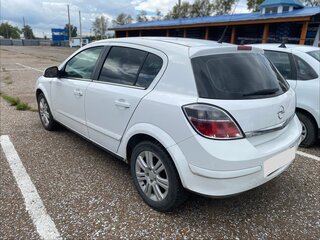 2011 Opel Astra H Рестайлинг, белый, 404000 рублей, вид 4
