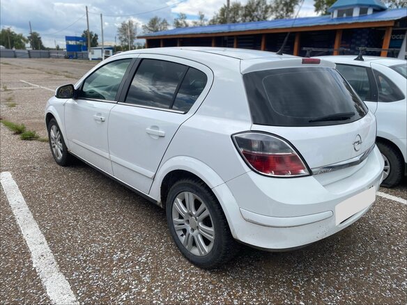 2011 Opel Astra H Рестайлинг, белый, 364000 рублей - вид 3