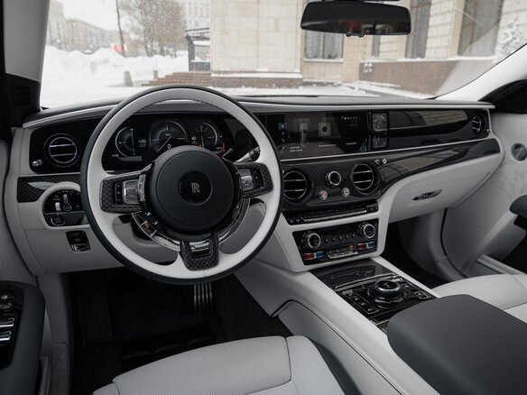 2026 Rolls-Royce Ghost Black Badge II Рестайлинг (Series II), серый, 58900000 рублей - вид 25
