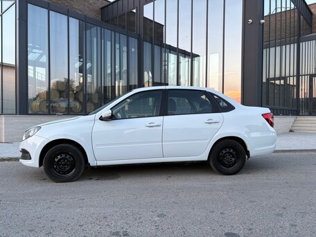 2022 Lada (ВАЗ) Granta I Рестайлинг, белый, 660000 рублей, вид 4