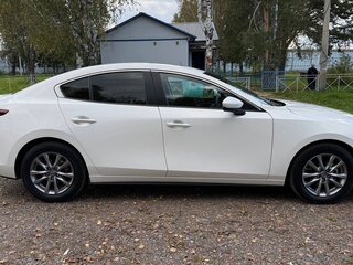 2022 Mazda 3 Axela IV (BP), белый, 2100000 рублей, вид 3
